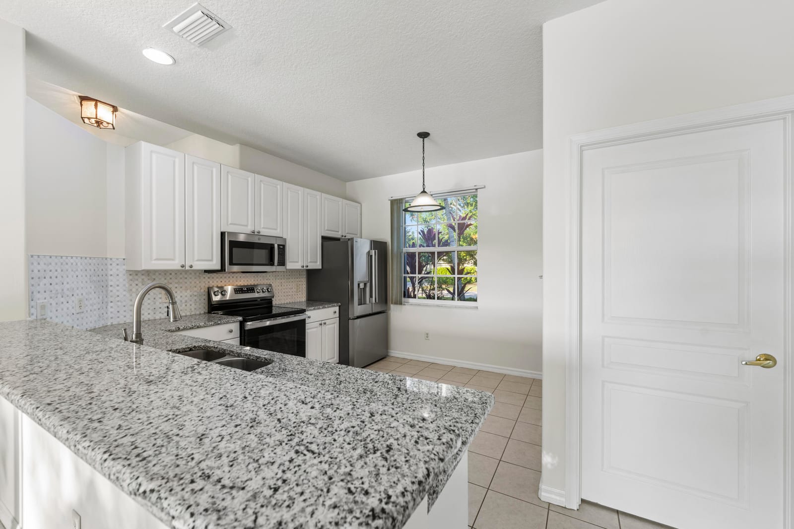 558 Waverly Circle — photo 12