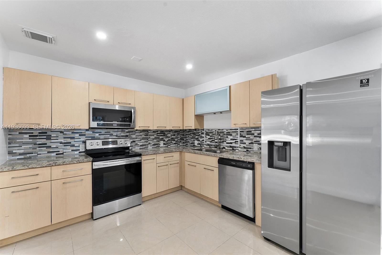 300 SW 11th Court, Fort Lauderdale, FL 33315 photo 11