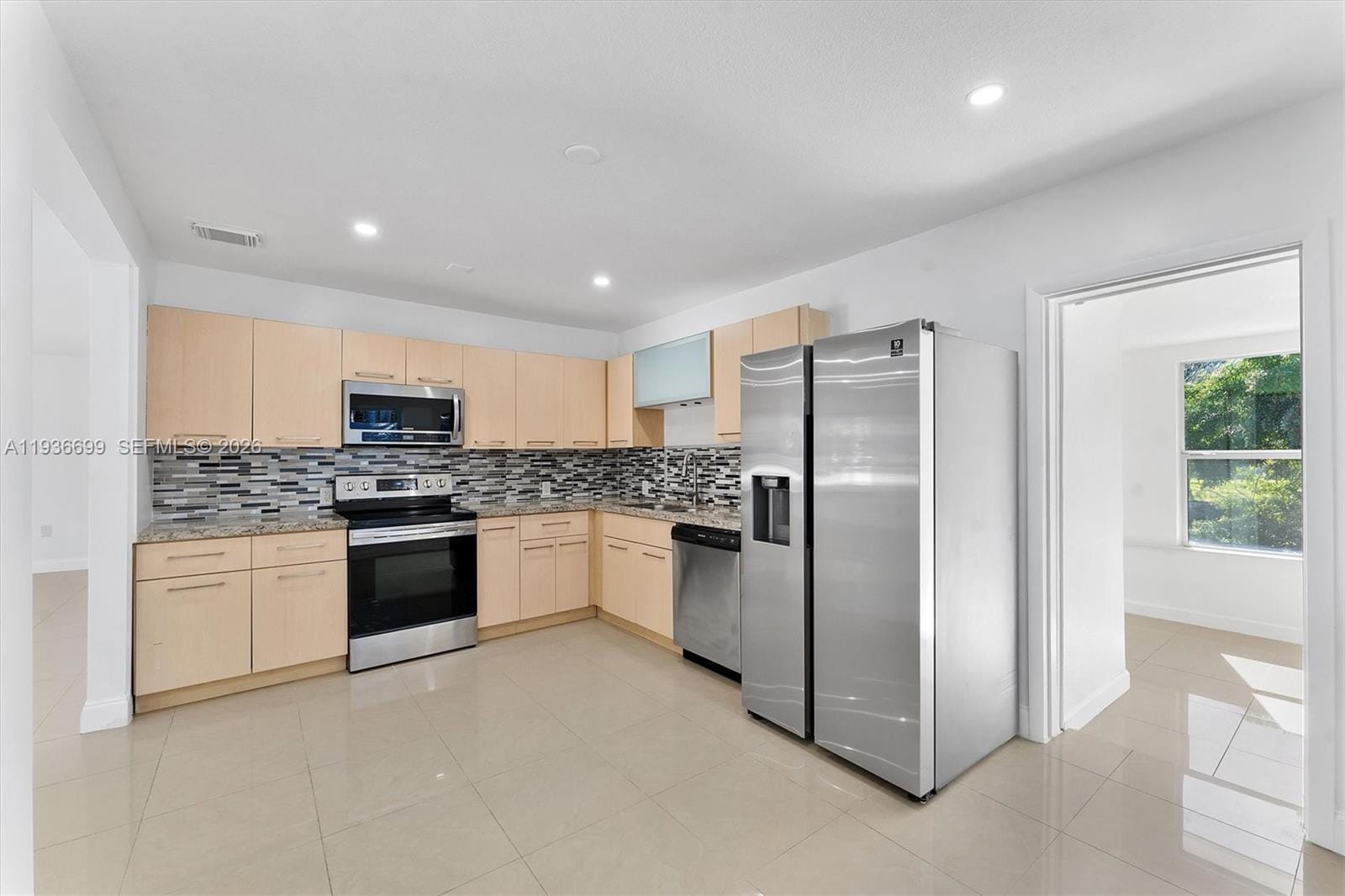300 SW 11th Court, Fort Lauderdale, FL 33315 photo 12