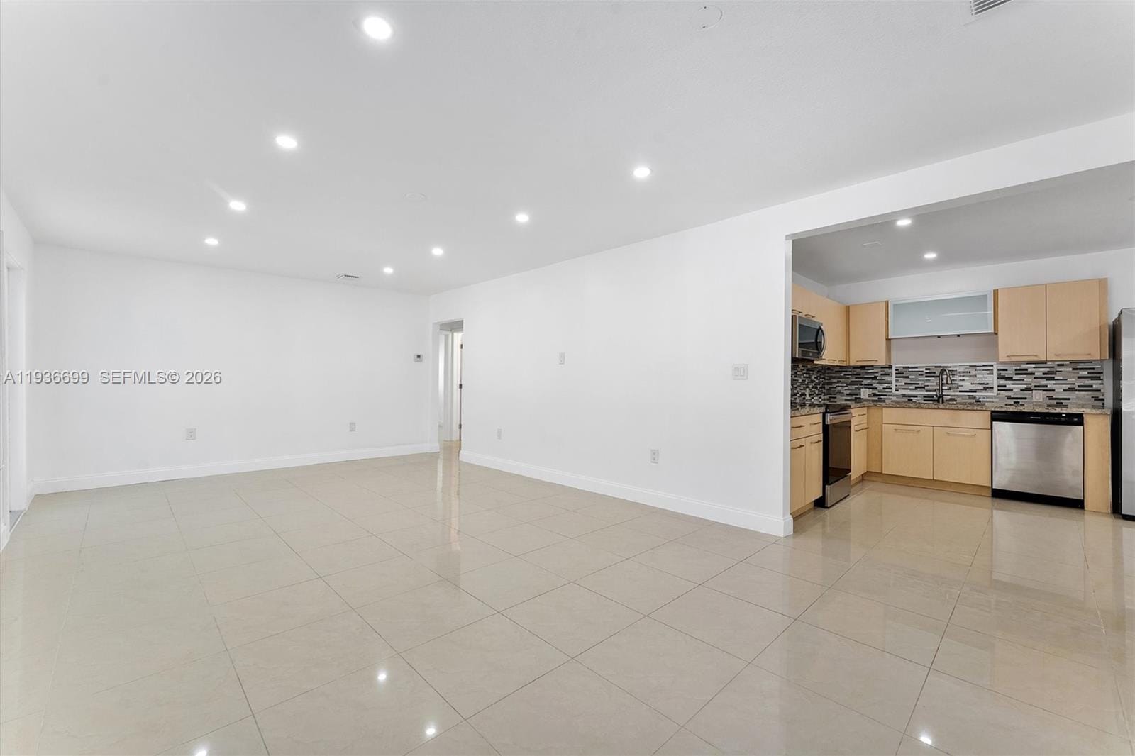 300 SW 11th Court, Fort Lauderdale, FL 33315 photo 8
