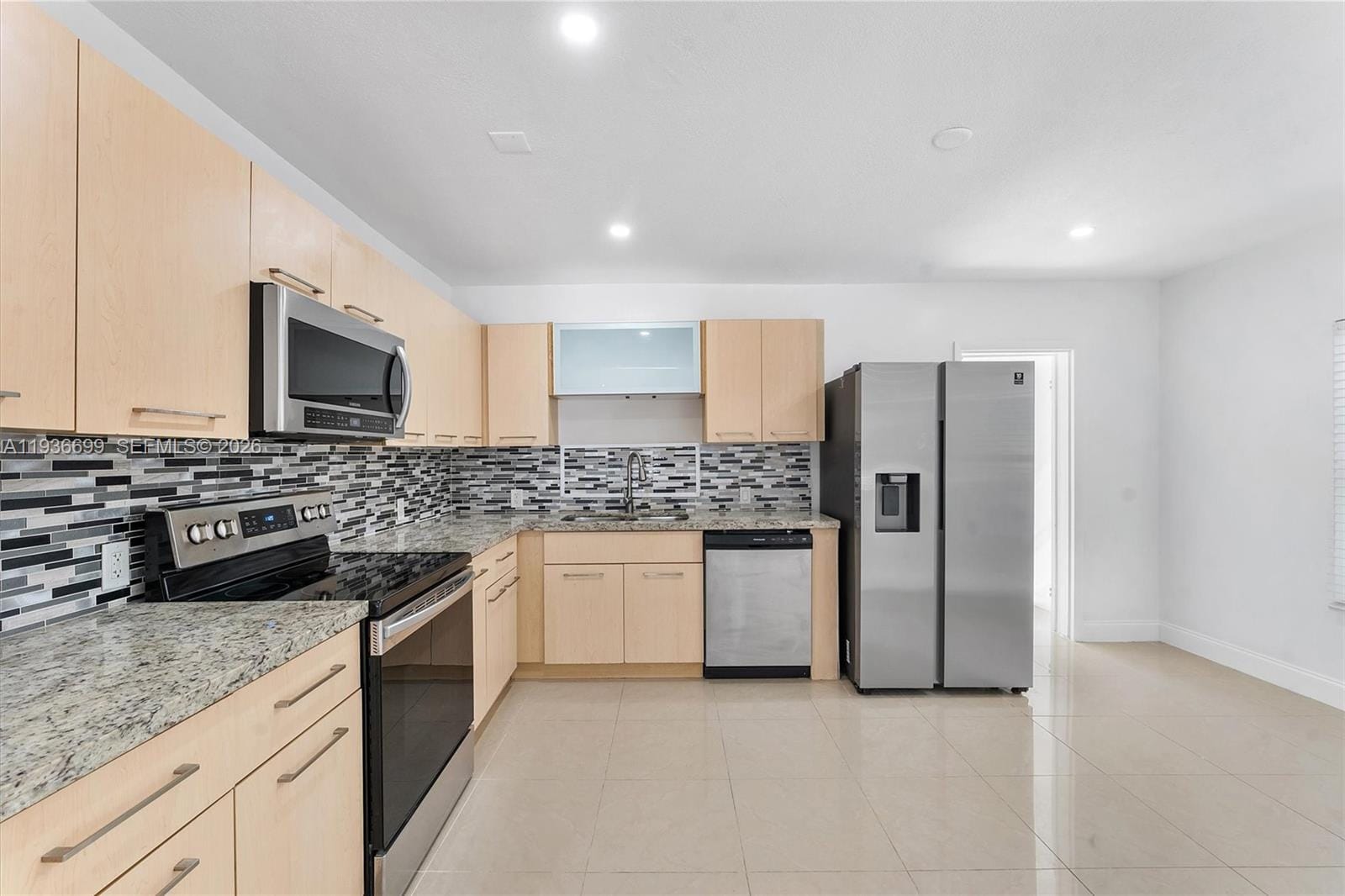 300 SW 11th Court, Fort Lauderdale, FL 33315 photo 10