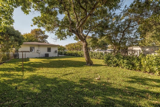 424 NW 53rd Street, sold in Railway Shops Addn 2nd Am, Miami, FL