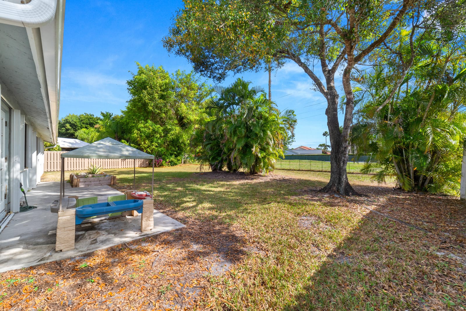 1060 Cedar Creek Way, Davie, FL 33325 photo 24