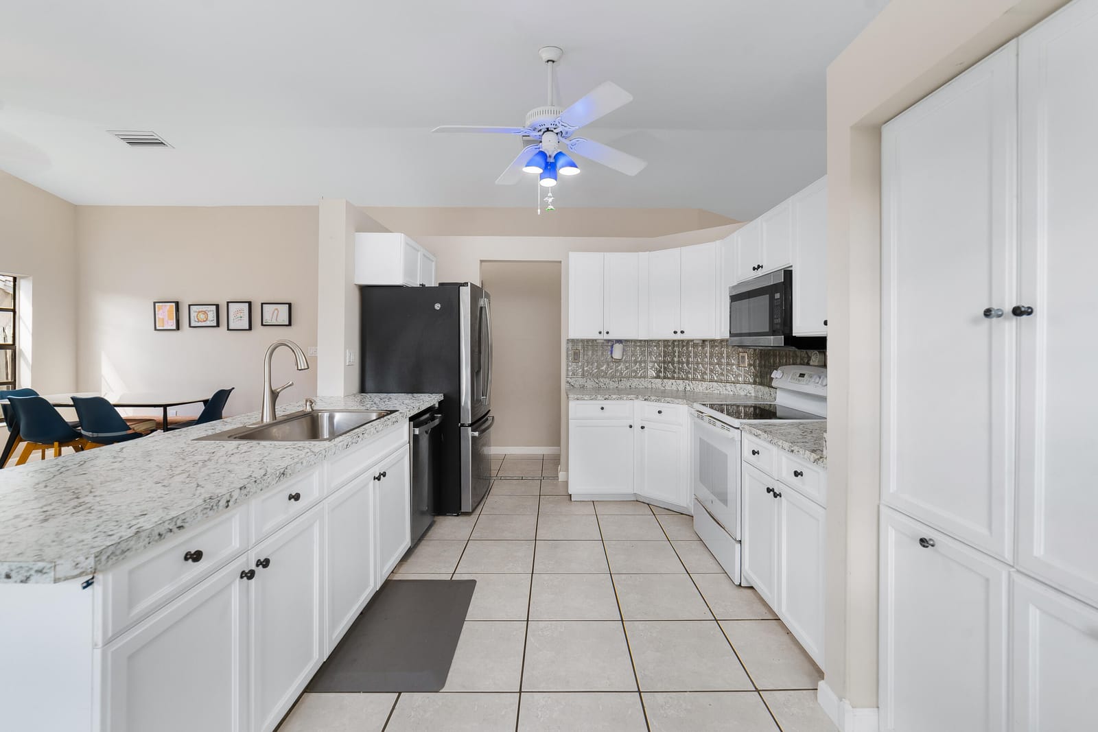 1060 Cedar Creek Way, Davie, FL 33325 photo 8