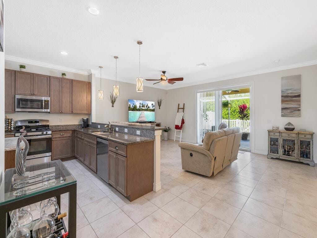 6134 NW Cullen Way — photo 4