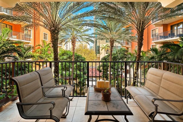 100 Andalusia Avenue 408, sold in Andalusia Condo Residence, Coral Gables, FL