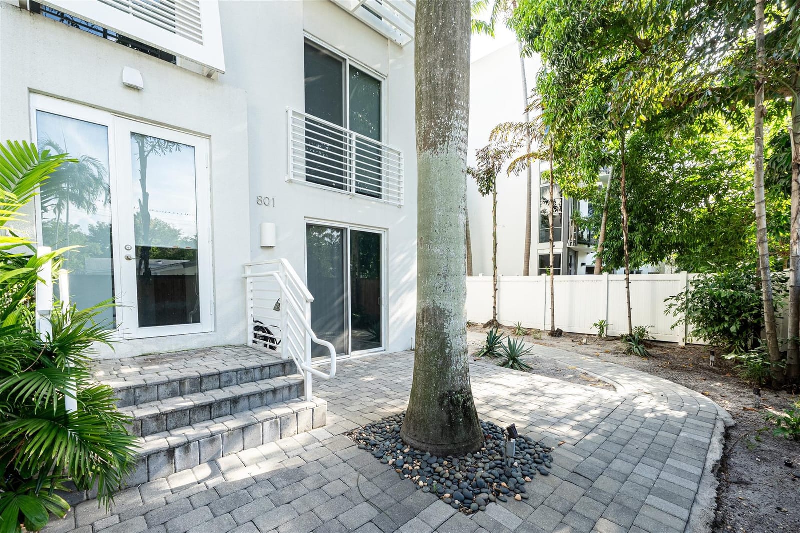 801 SE 12th Court 801 — photo 3