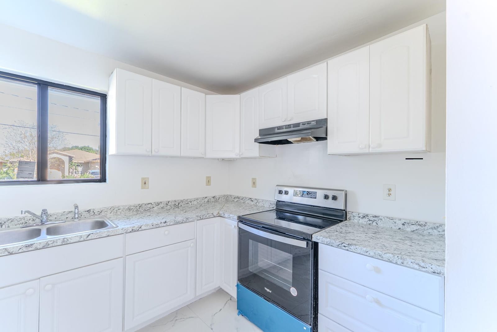 5738 Fletcher Street — photo 11