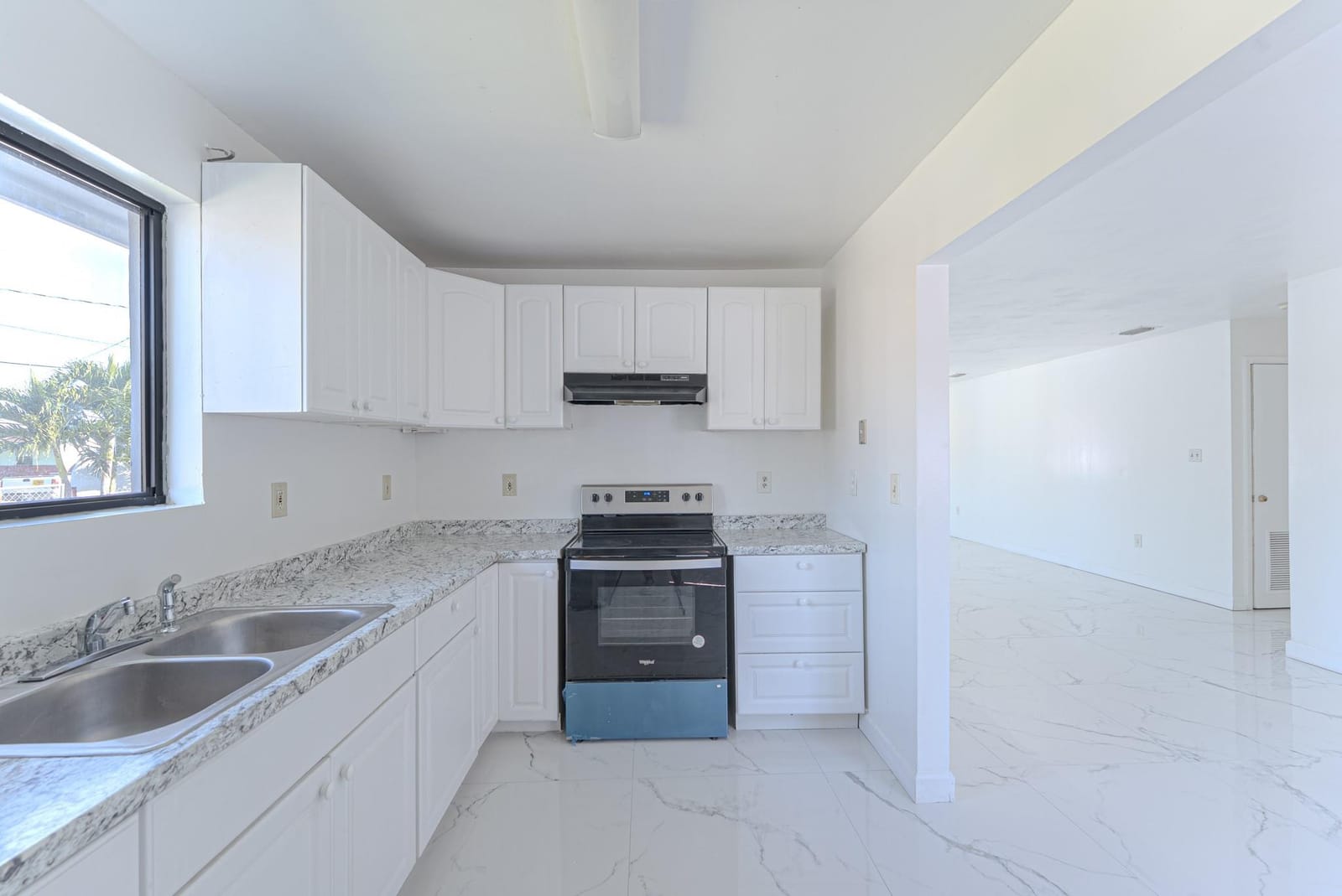 5738 Fletcher Street — photo 12