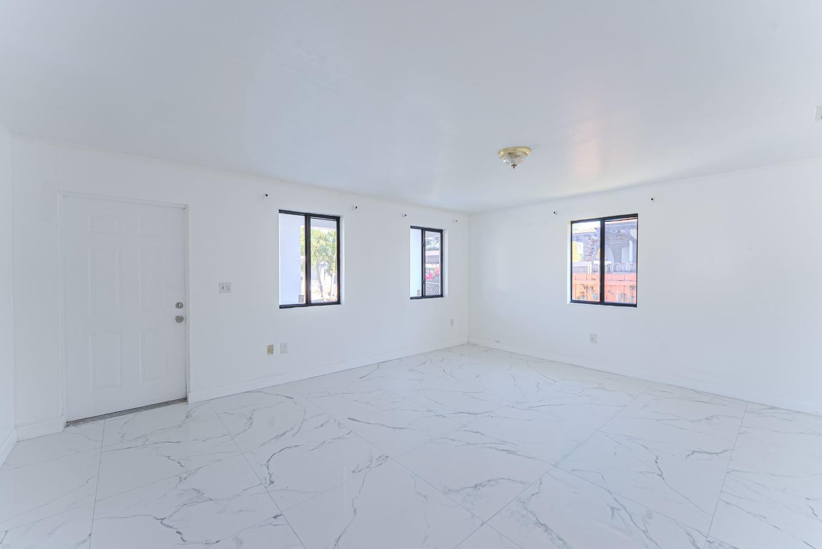 5738 Fletcher Street — photo 6