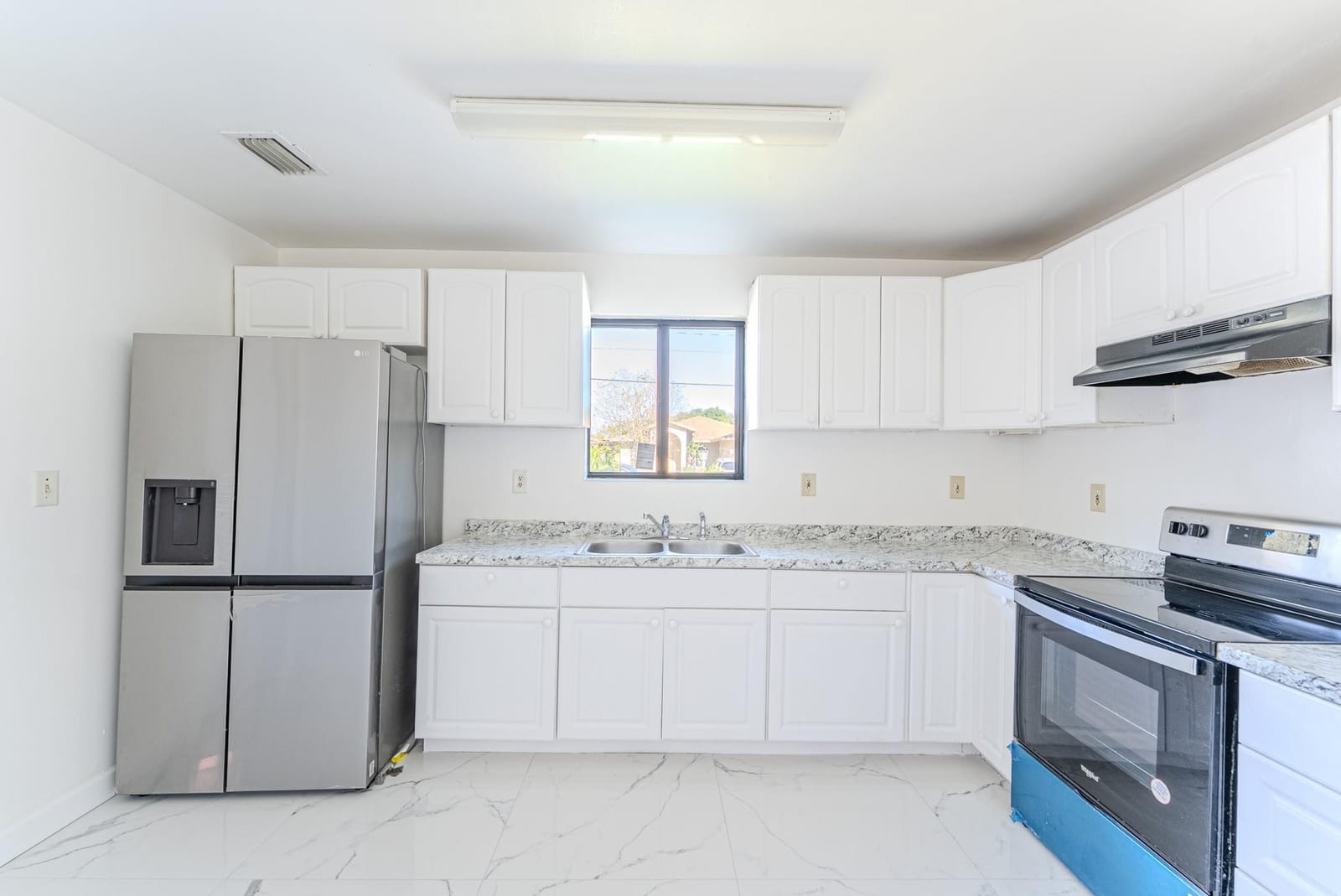 5738 Fletcher Street — photo 10