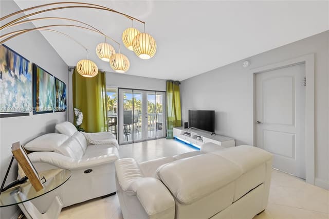 470 Paradise Isle Boulevard 310, sold in Isle Of Paradise Co-Op, Hallandale Beach, FL