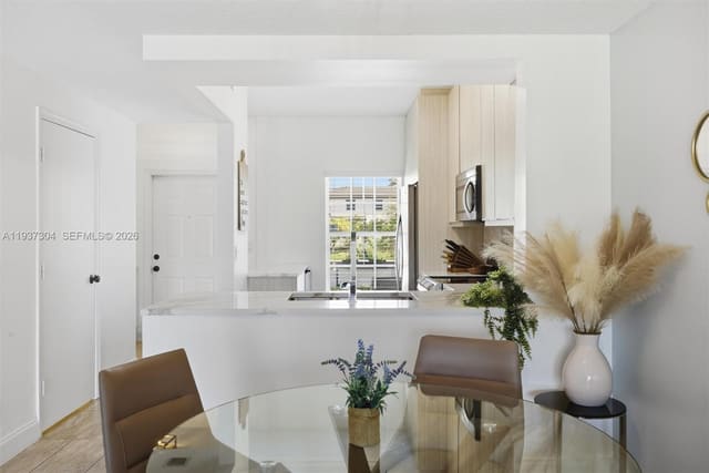 4919 SW 31st Terrace, sold in Banyan Oakridge Commercia, Dania Beach, FL