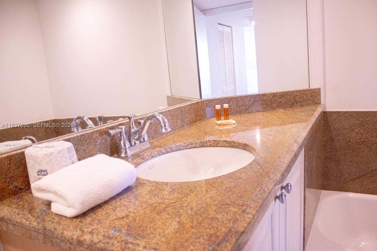 1717 N Bayshore Drive B-4141 — photo 11