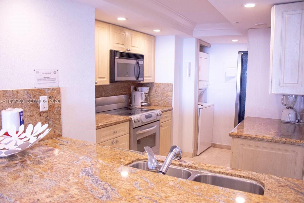 1717 N Bayshore Drive B-4141 — photo 6