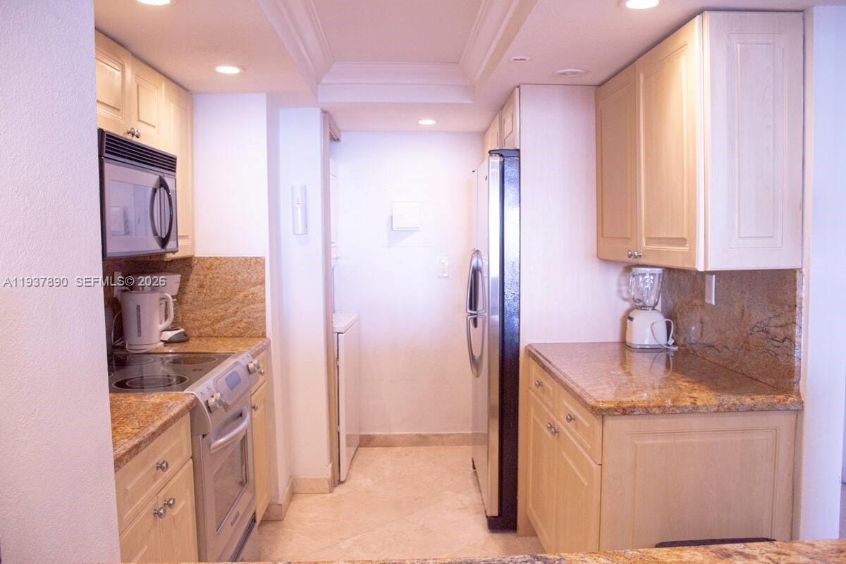 1717 N Bayshore Drive B-4141 — photo 7