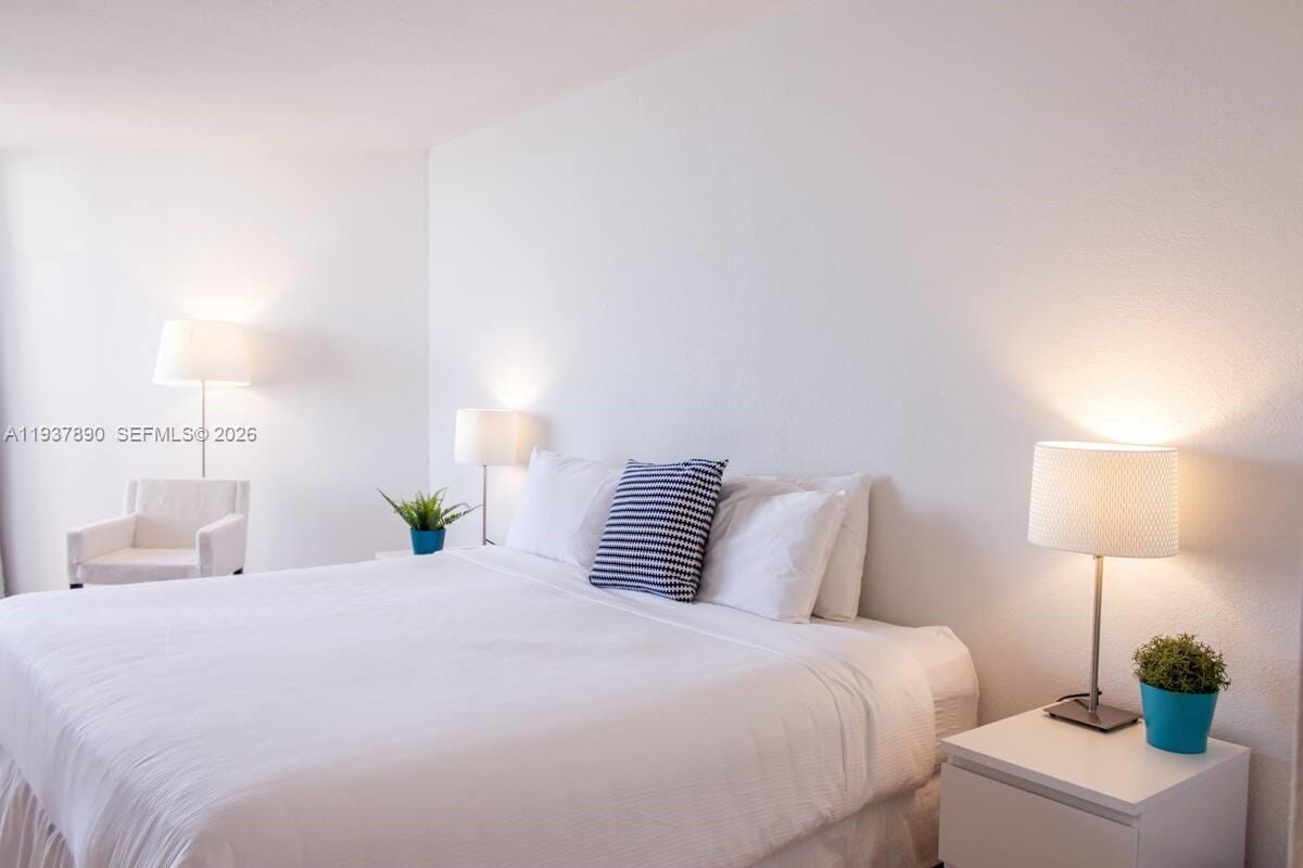 1717 N Bayshore Drive B-4141 — photo 9