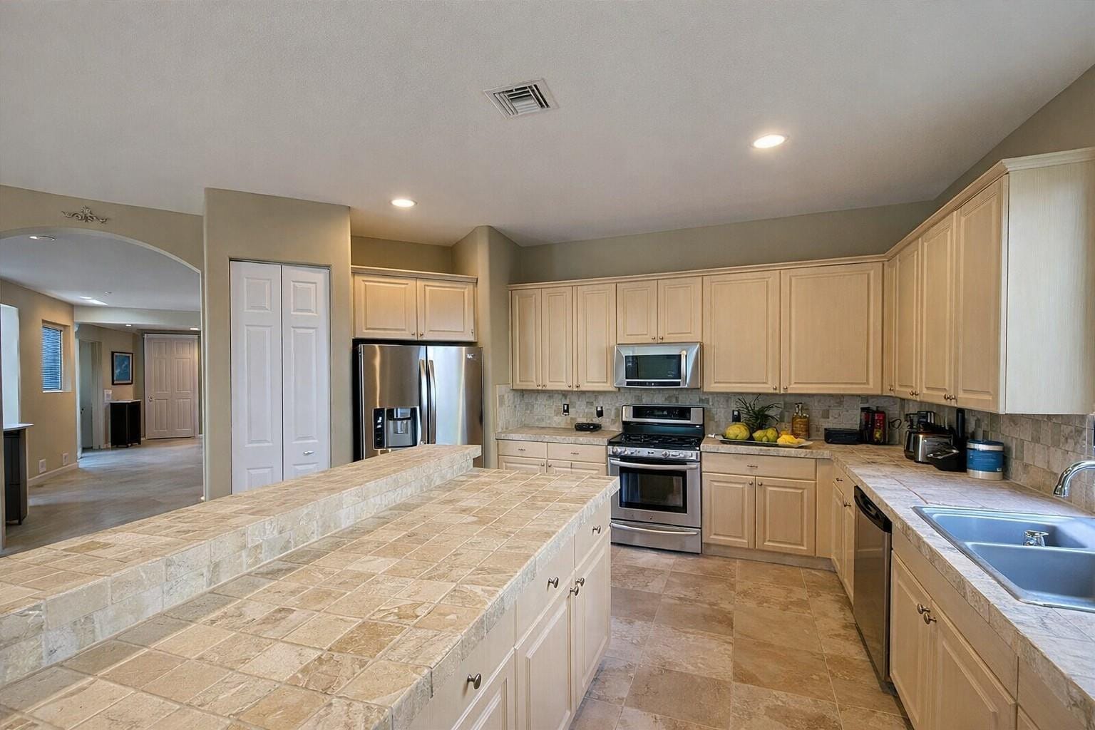 1381 Beacon Circle — photo 11