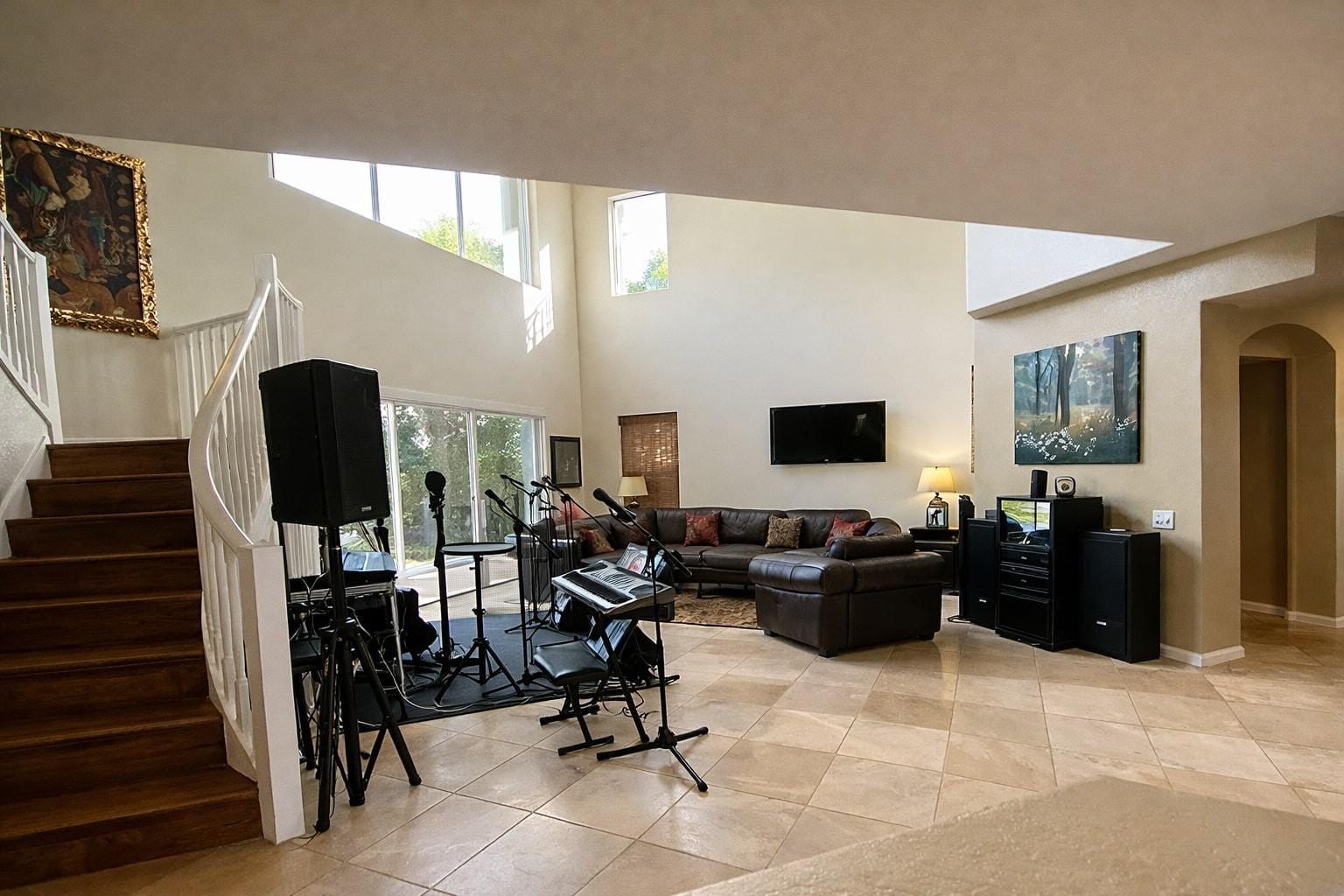 1381 Beacon Circle — photo 4
