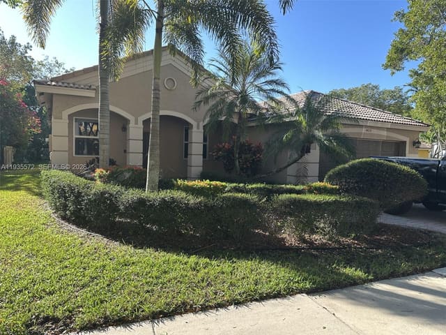 4423 Fox Ridge Drive, Weston, FL 33331