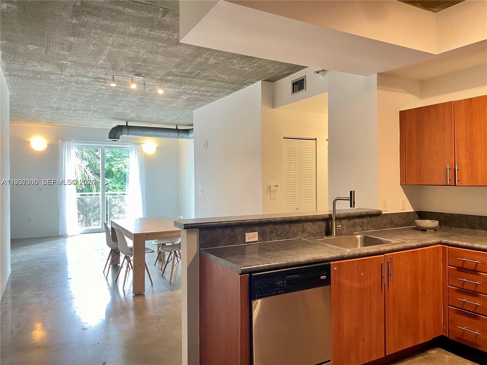 455 NE 25th Street 407 — photo 9