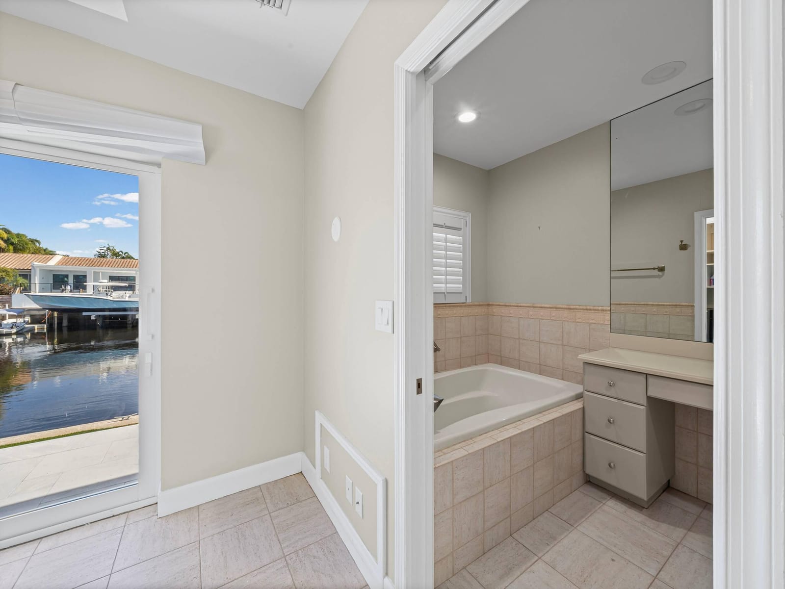 830 Cypress Way, Boca Raton, FL 33486 photo 17