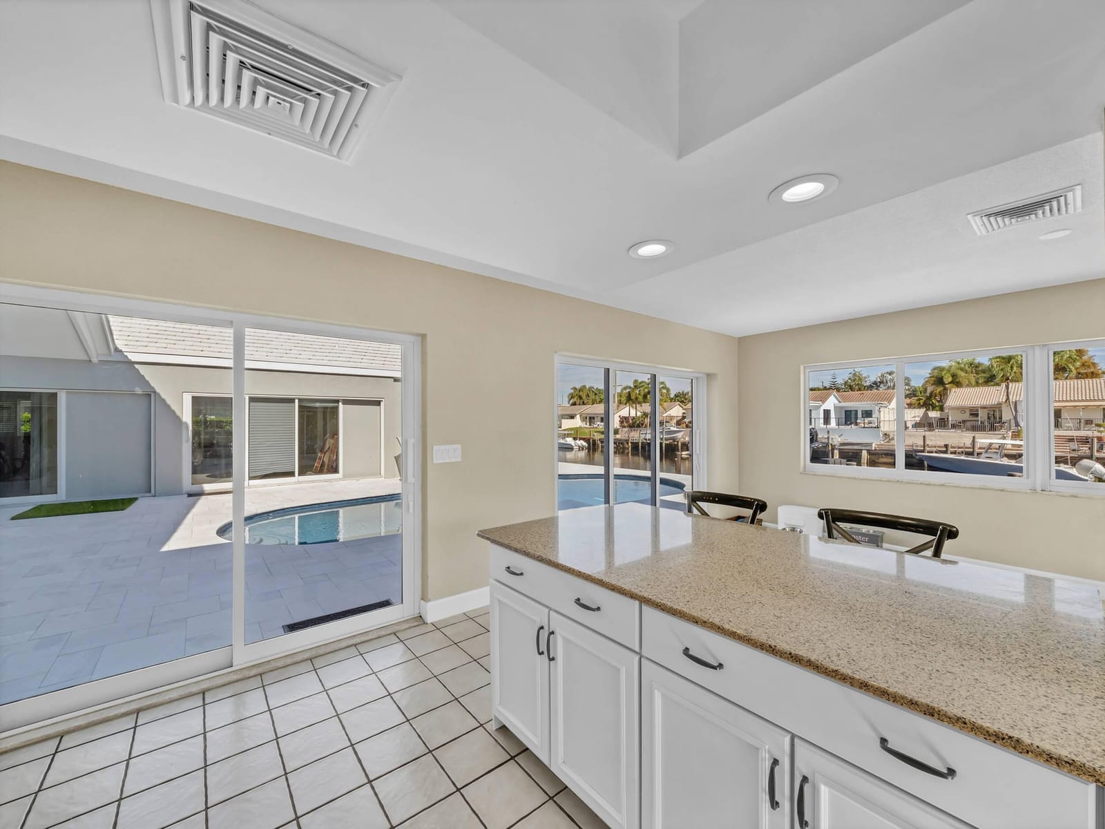 830 Cypress Way — photo 8