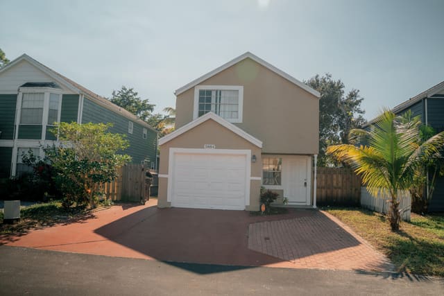 5884 Dewberry Way, West Palm Beach, FL 33415