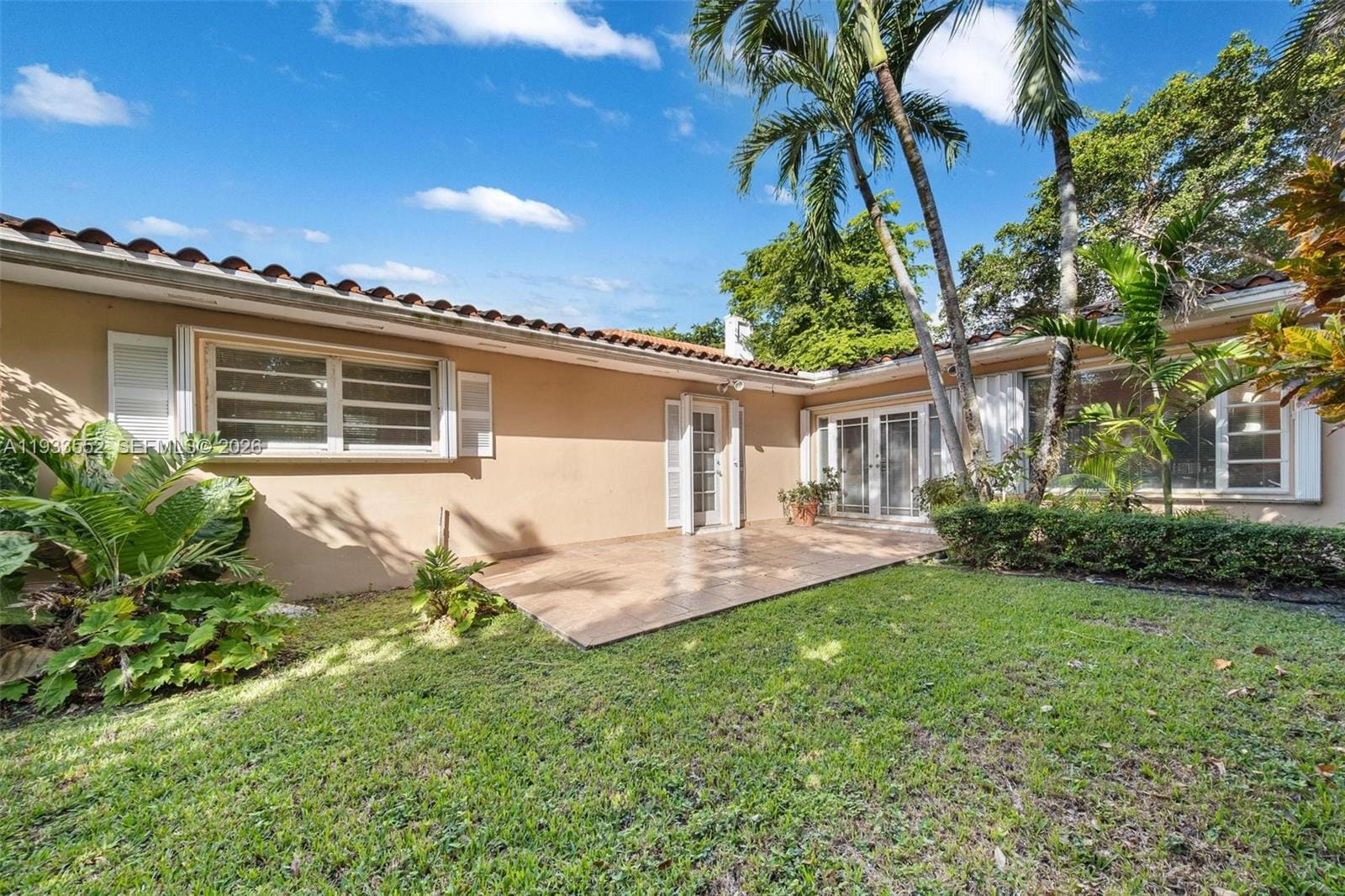 1530 Catalonia Avenue, Coral Gables, FL 33134 photo 2