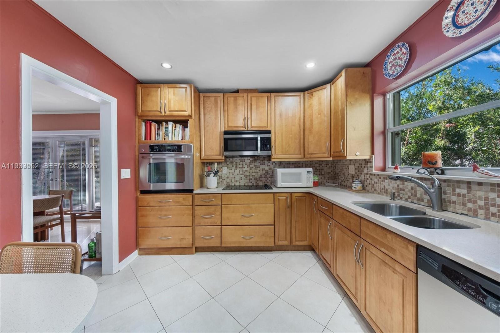 1530 Catalonia Avenue, Coral Gables, FL 33134 photo 7