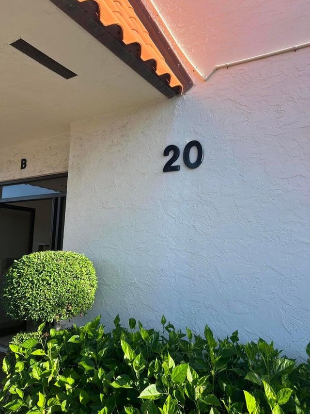 20 Yacht Club Drive 405, North Palm Beach, FL 33408
