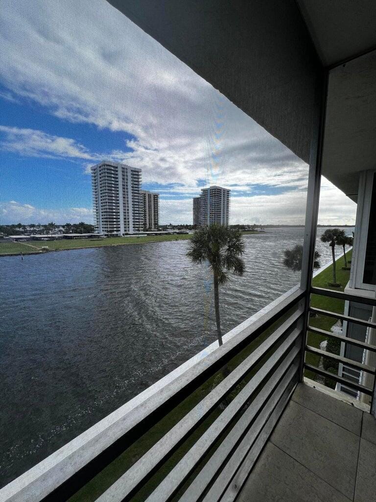 20 Yacht Club Drive 405, North Palm Beach, FL 33408 photo 25