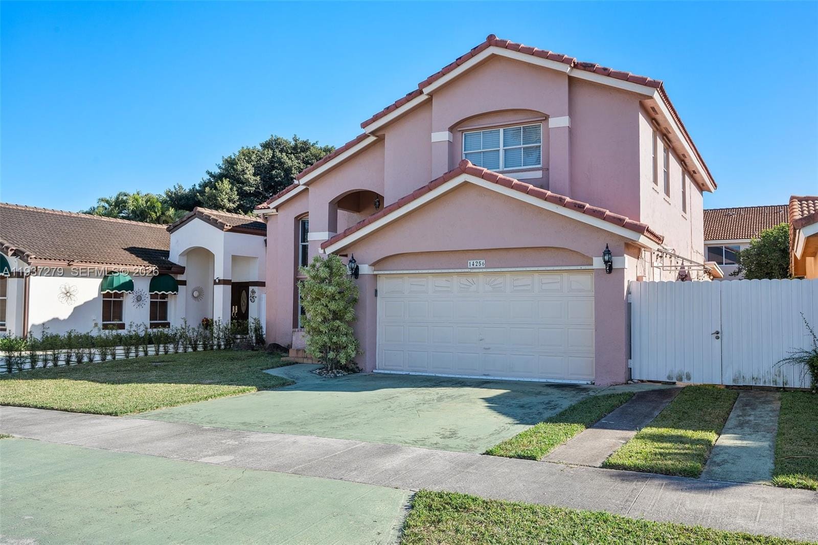 4 bedroom home for sale at 14256 92nd, Miami, FL 33186 — $660,000