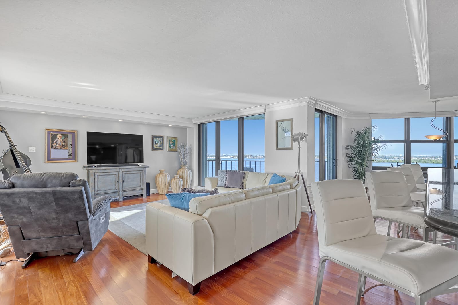 5420 N Ocean Drive 1106, Singer Island, FL 33404
