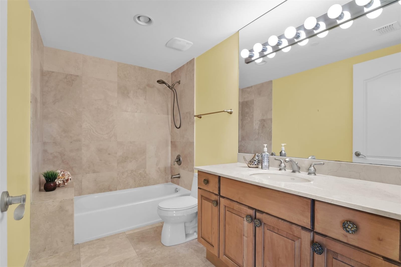 9 NE 20th Avenue 403, Deerfield Beach, FL 33441 photo 30