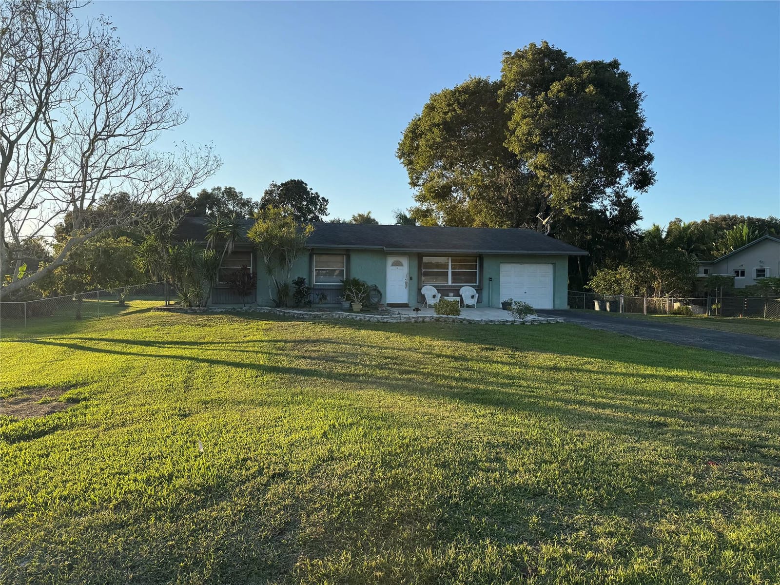 5221 SW 201st Terrace, Southwest Ranches, FL 33332
