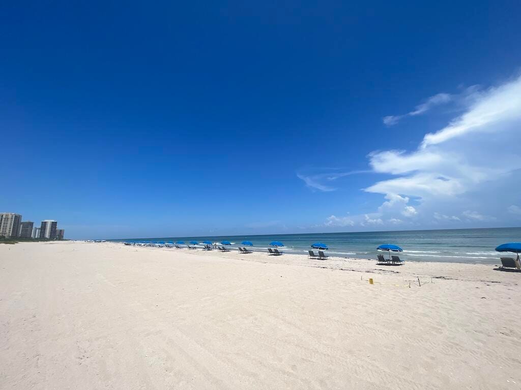 2800 N Ocean Drive B-23c — photo 1
