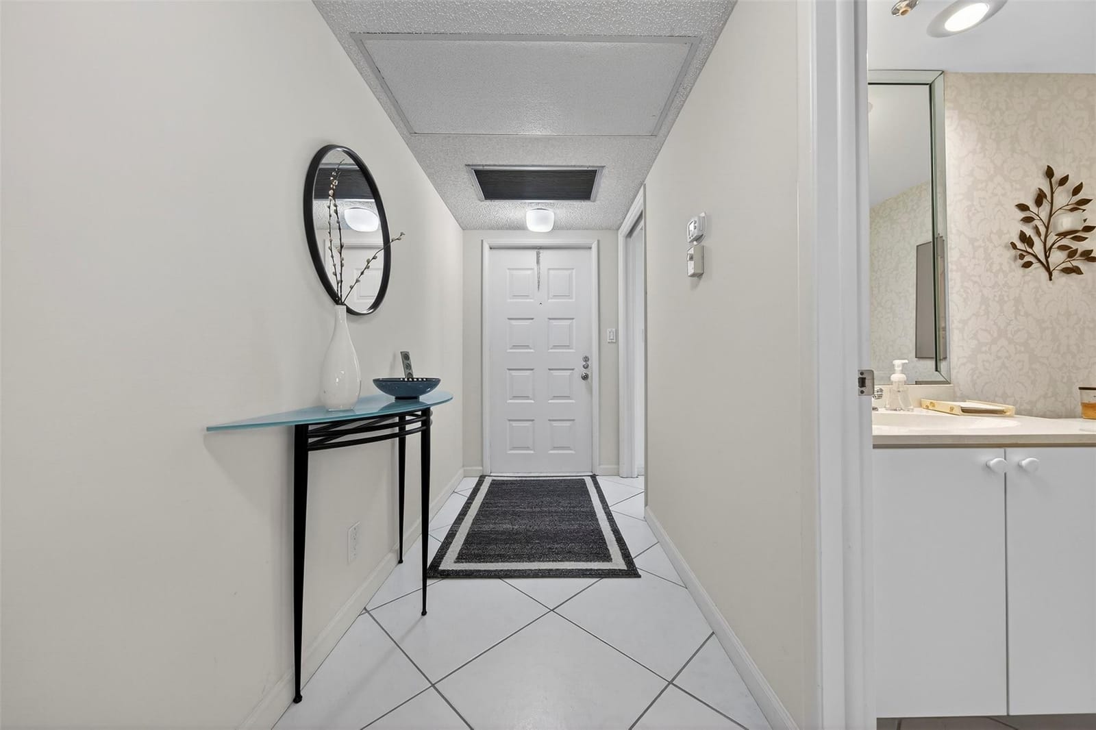 808 Cypress Boulevard 203 — photo 2