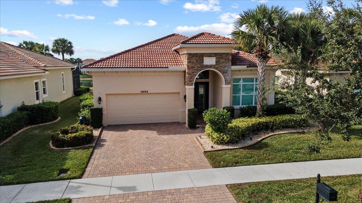 10464 SW Visconti Way — photo 3
