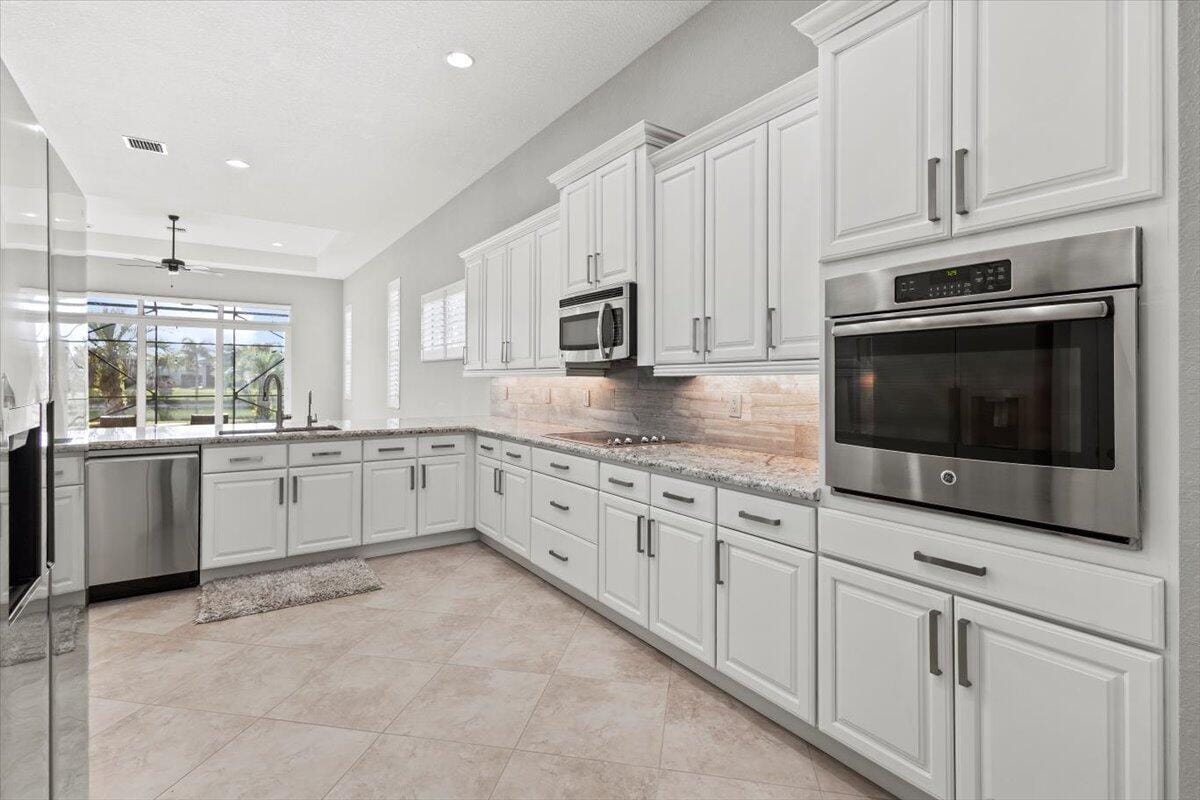 10464 SW Visconti Way — photo 10