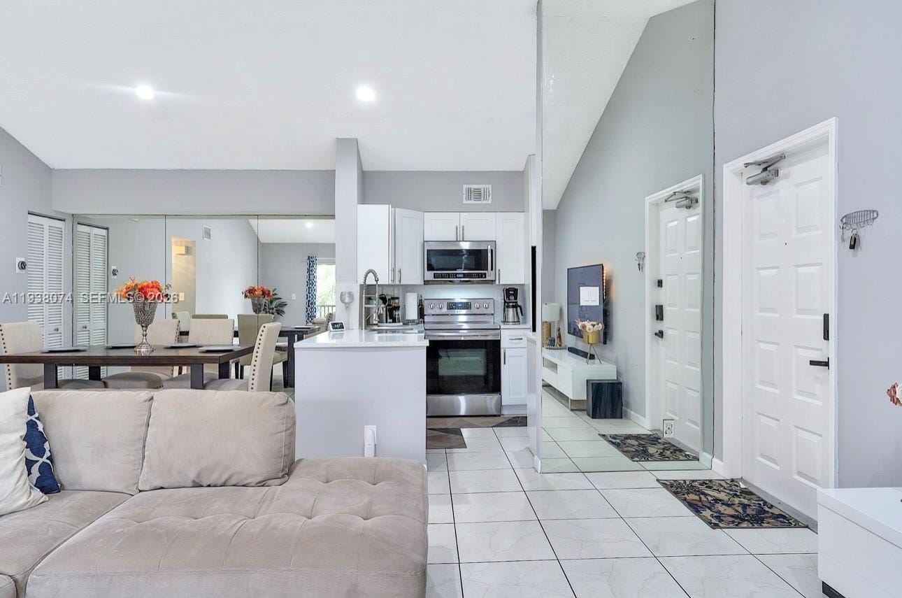3001 N Oakland Forest Drive 301 — photo 4