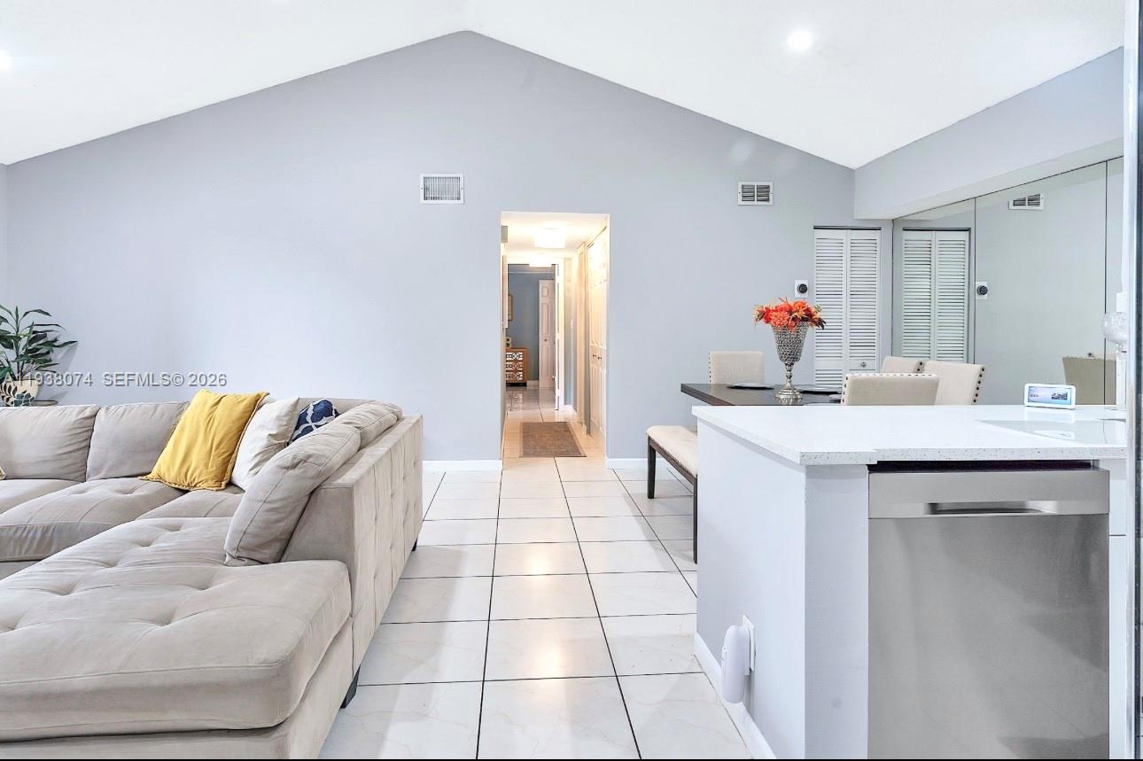 3001 N Oakland Forest Drive 301, Oakland Park, FL 33309, Oakland Park