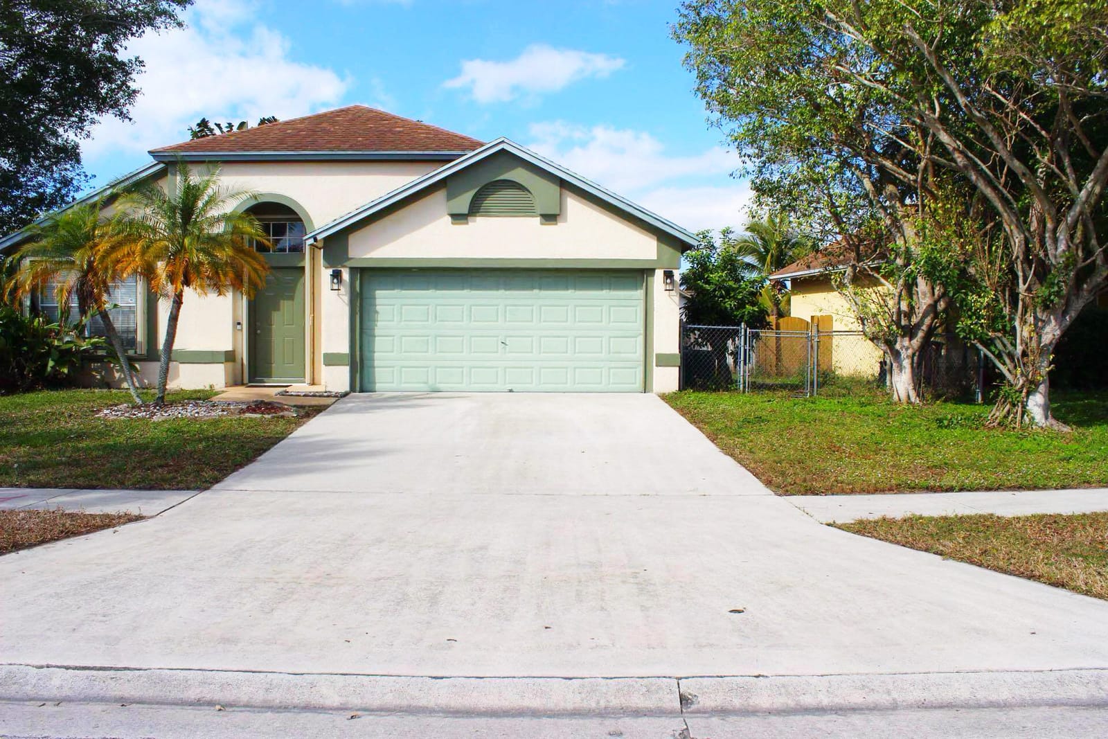 6325 Indian Wells Boulevard, Boynton Beach, FL 33437 photo 2