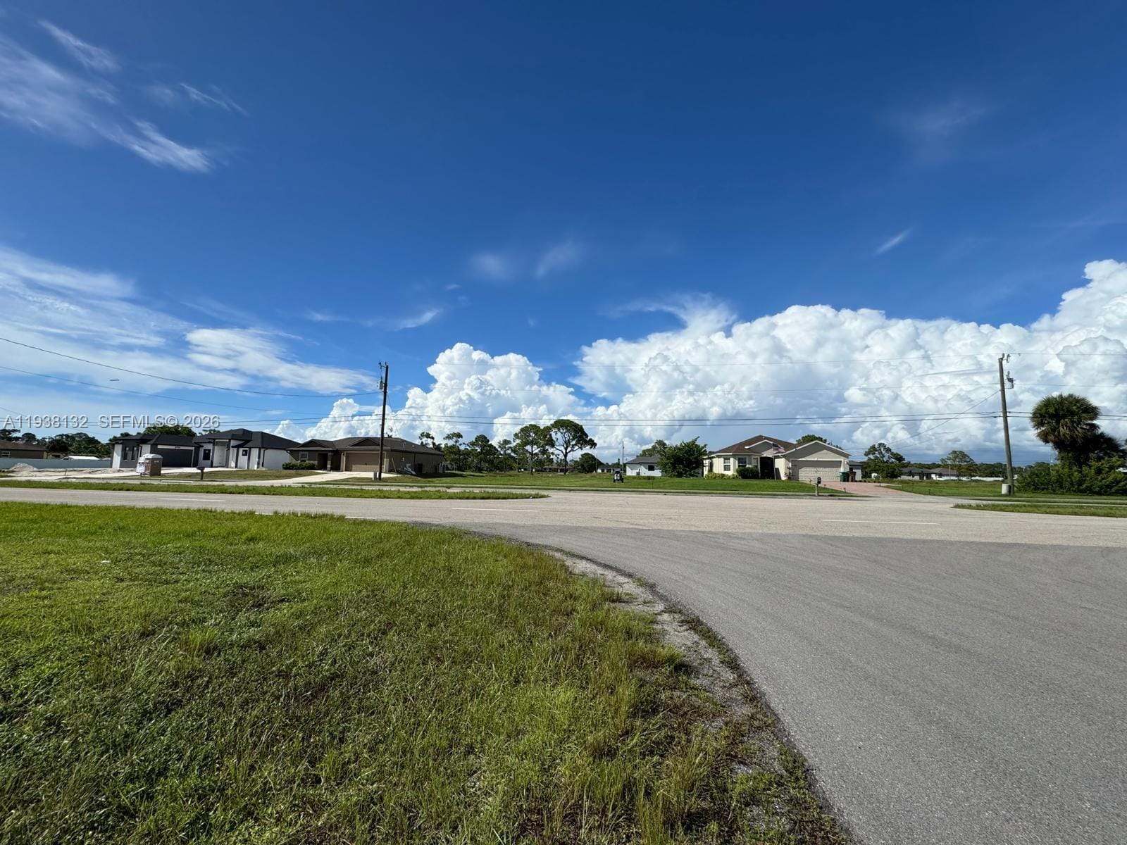 2703 Van Buren Parkway — photo 8