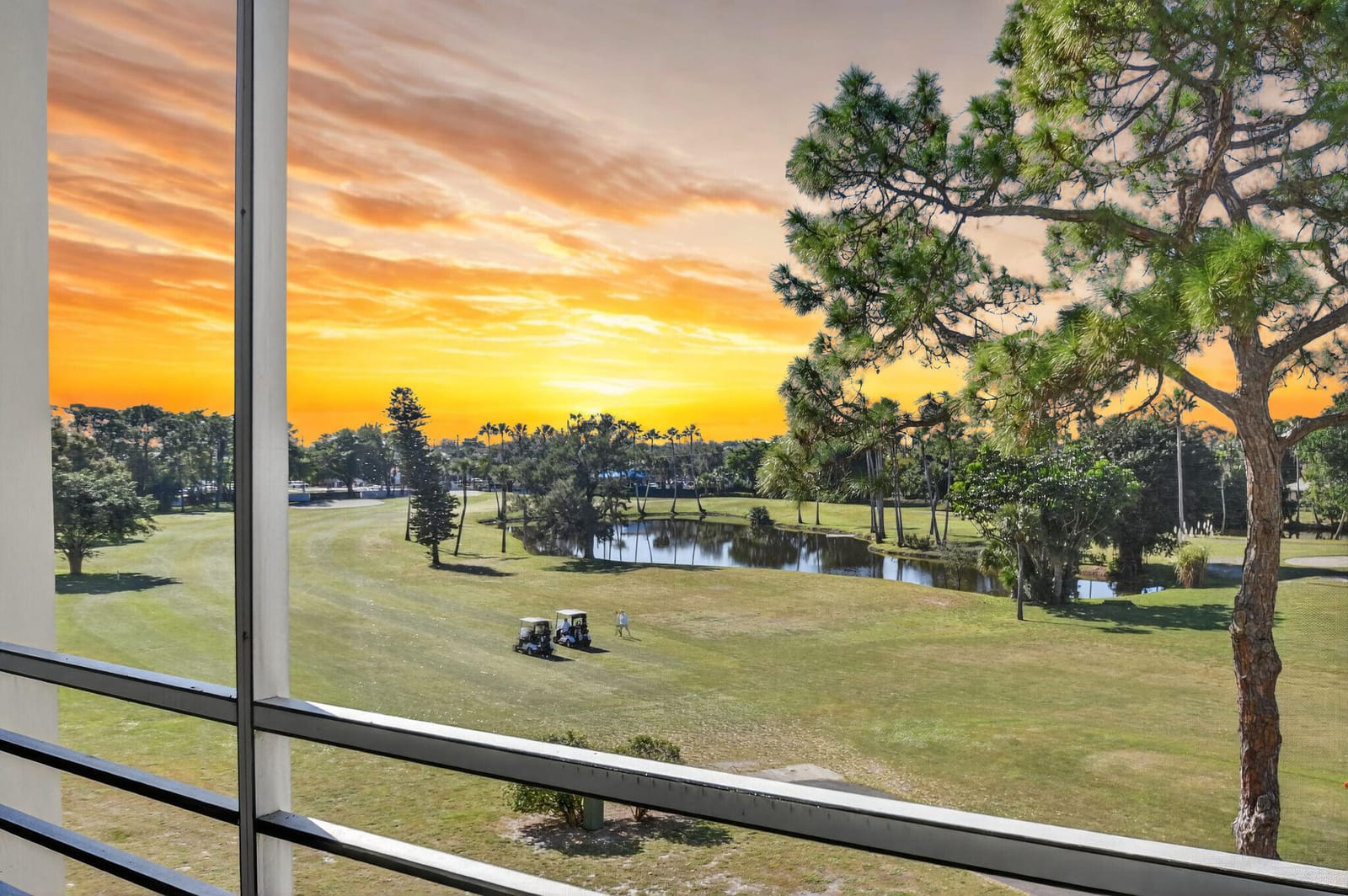 3871 Via Poinciana 403, Lake Worth, FL 33467