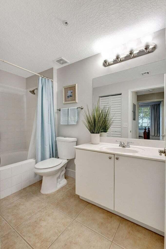 4736 Chancellor Drive 11, Jupiter, FL 33458 photo 13