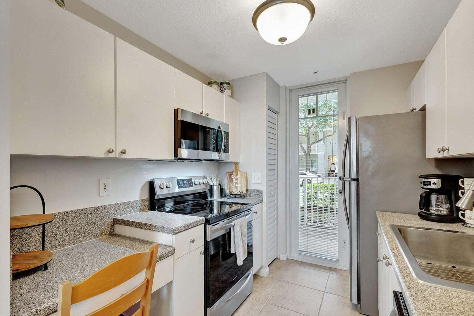 4736 Chancellor Drive 11, Jupiter, FL 33458 photo 8