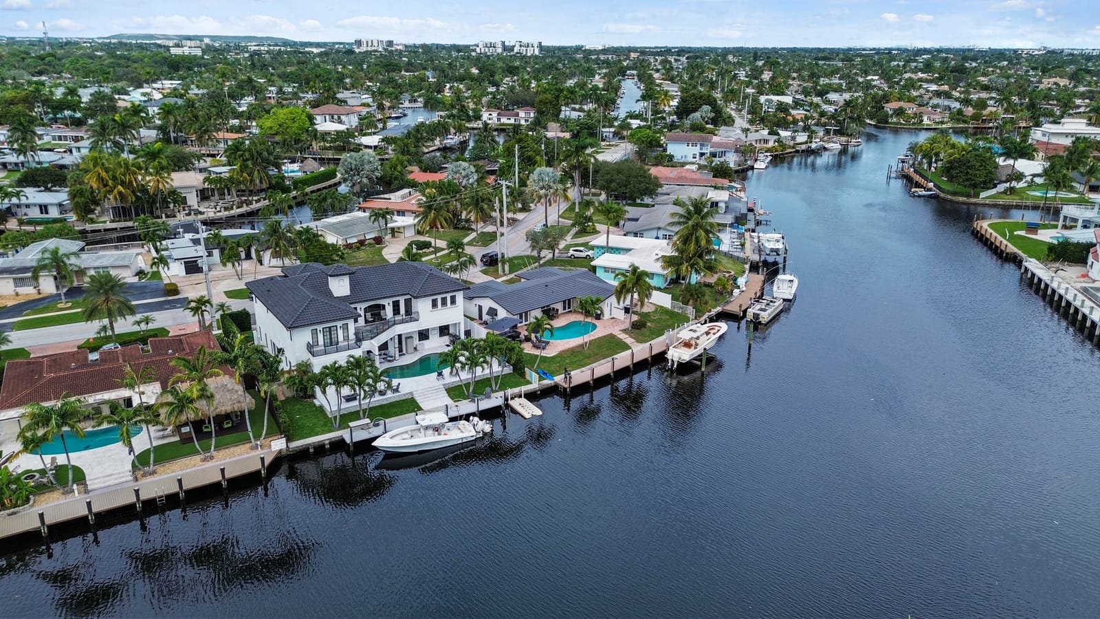 1130 SE 5th Avenue, Pompano Beach, FL 33060 - photo 1 of 30