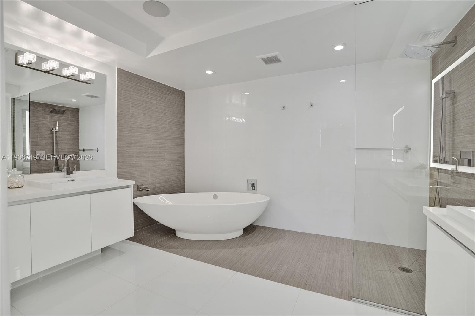 300 Sunny Isles Boulevard 41407, Sunny Isles Beach, FL 33160 photo 2