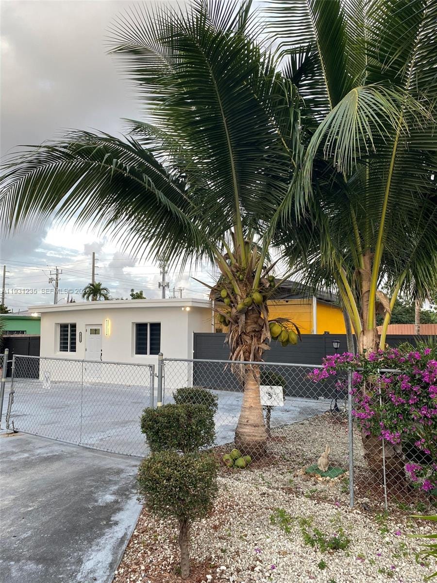 10529 NW 37th Avenue, Miami, FL 33147 photo 4